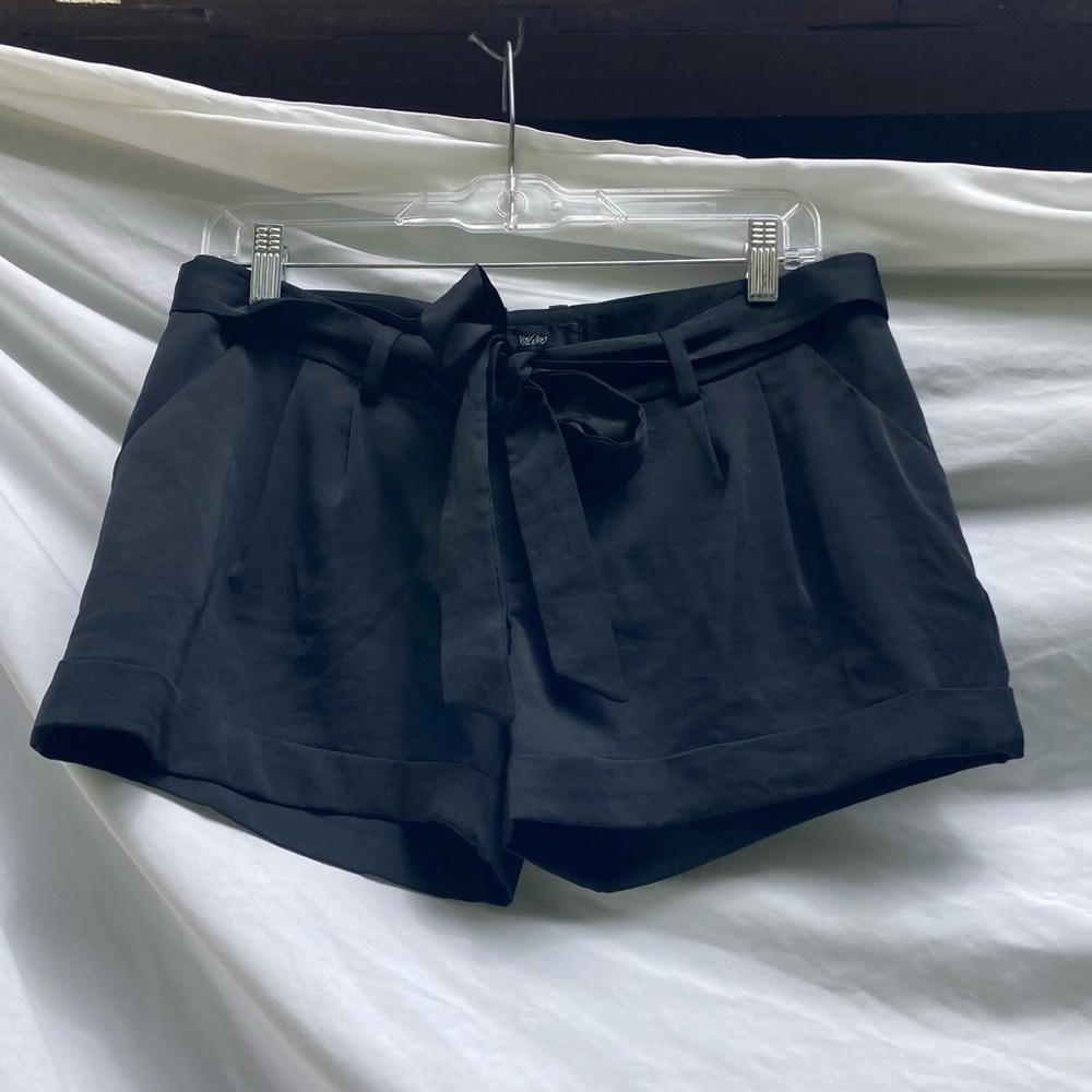 Wassio black lightweight shorts with tie belt, size 6